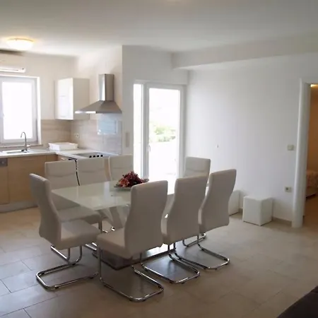 In With Terrace, Air Conditioning, Wifi, Washing Machine * Preko