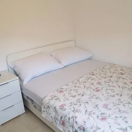 Lejlighed In With Terrace, Air Conditioning, Wifi, Washing Machine