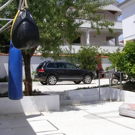 Appartement In With Terrace, Air Conditioning, Wifi, Washing Machine Preko