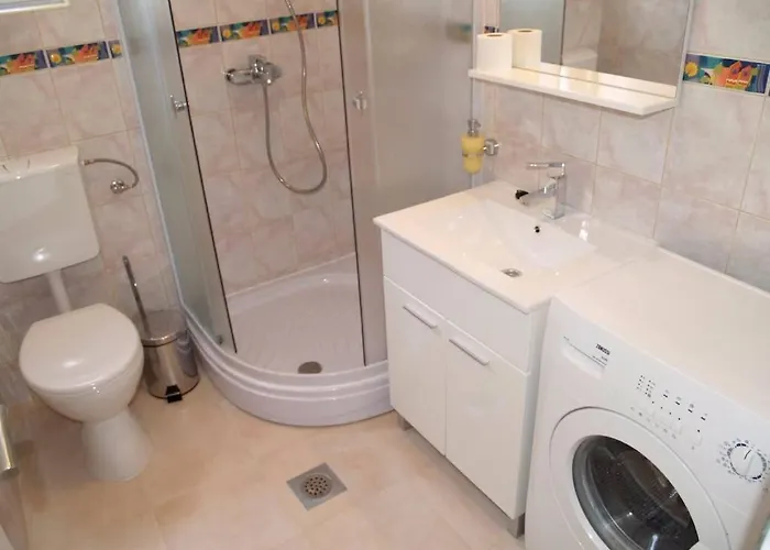 Lejlighed In With Terrace, Air Conditioning, Wifi, Washing Machine