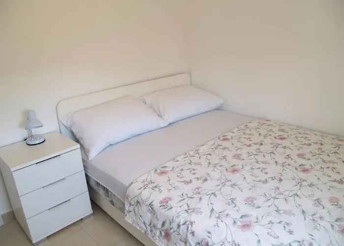 Lejlighed In With Terrace, Air Conditioning, Wifi, Washing Machine