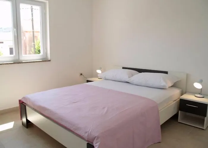 In With Terrace, Air Conditioning, Wifi, Washing Machine